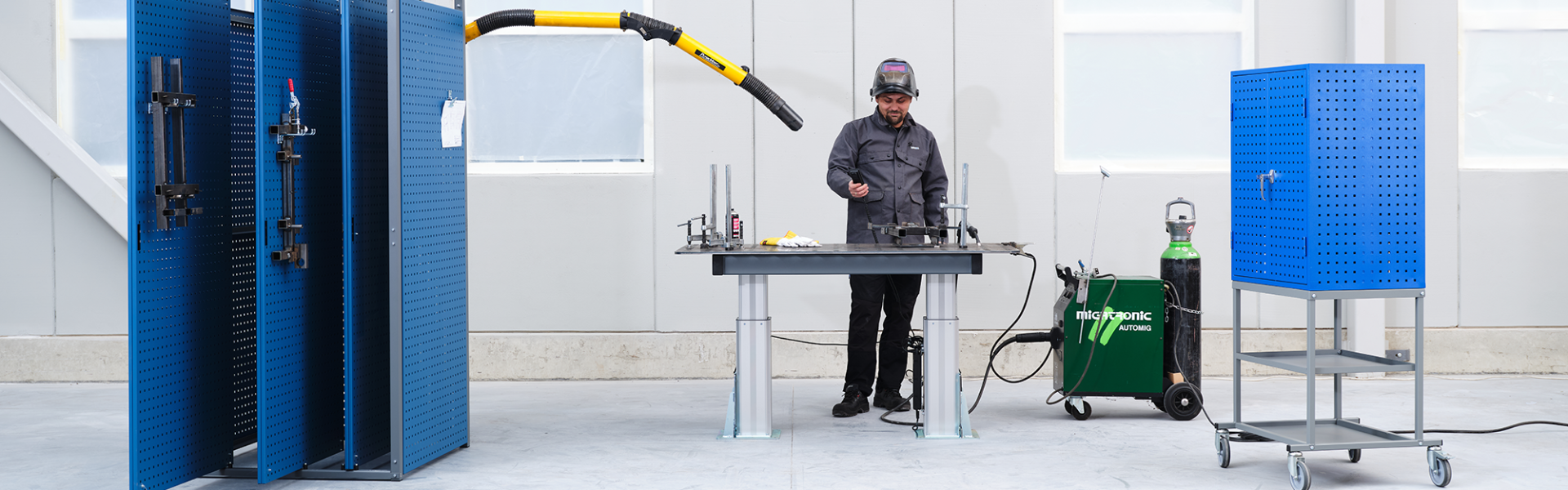 Höj- och sänkbara svetsbord